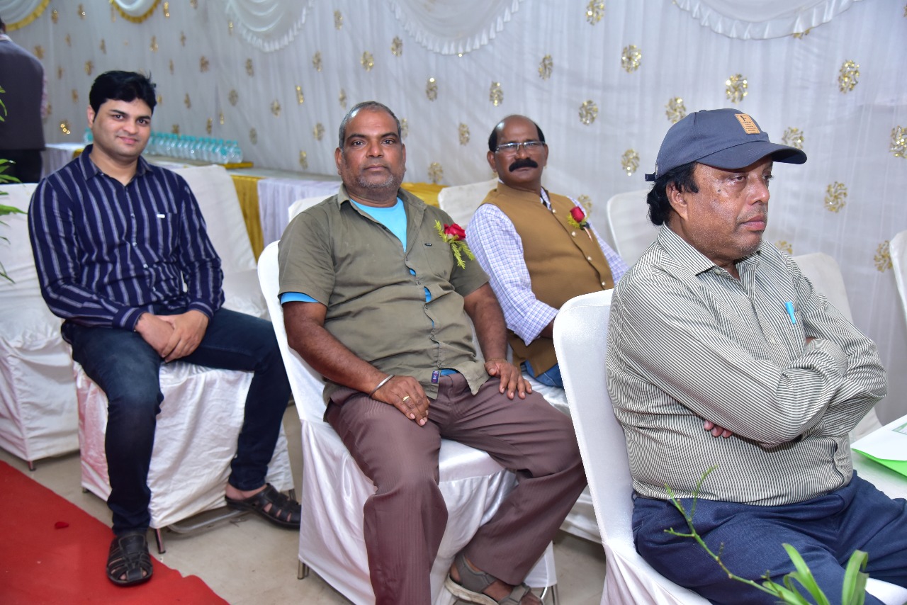 780b034b-1171-460e-9a86-0d00ae44b11d